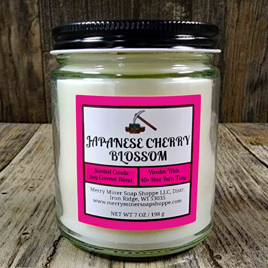 soy coconut wax candle with wooden wick scented as japnese cherry blossom