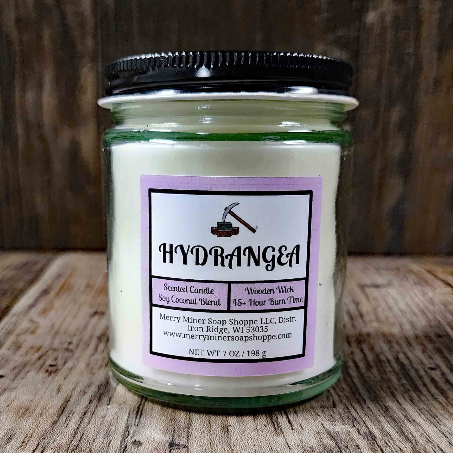 soy coconut wax candle with wooden wick scented as hydrangea