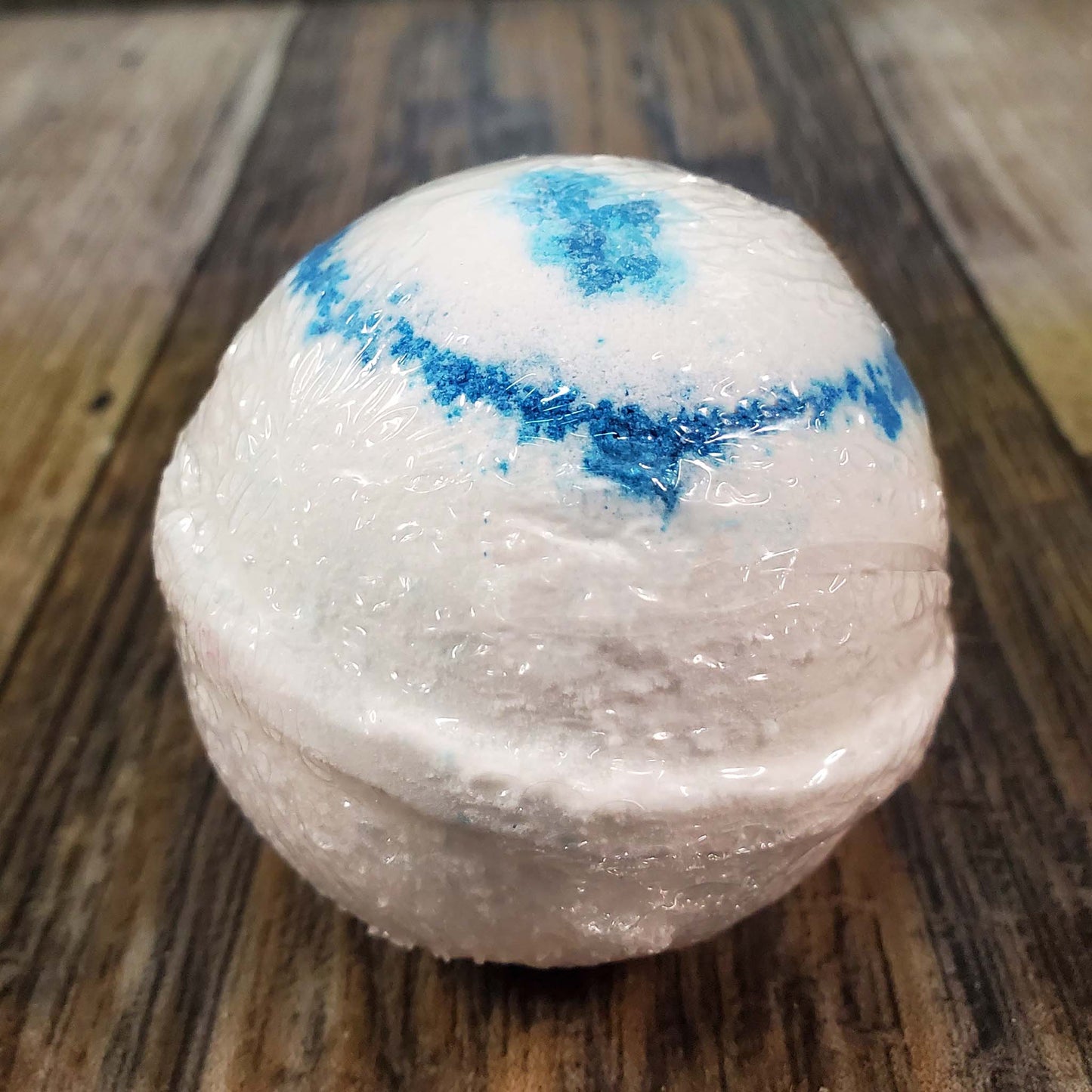 natural bath bomb scented as cool water