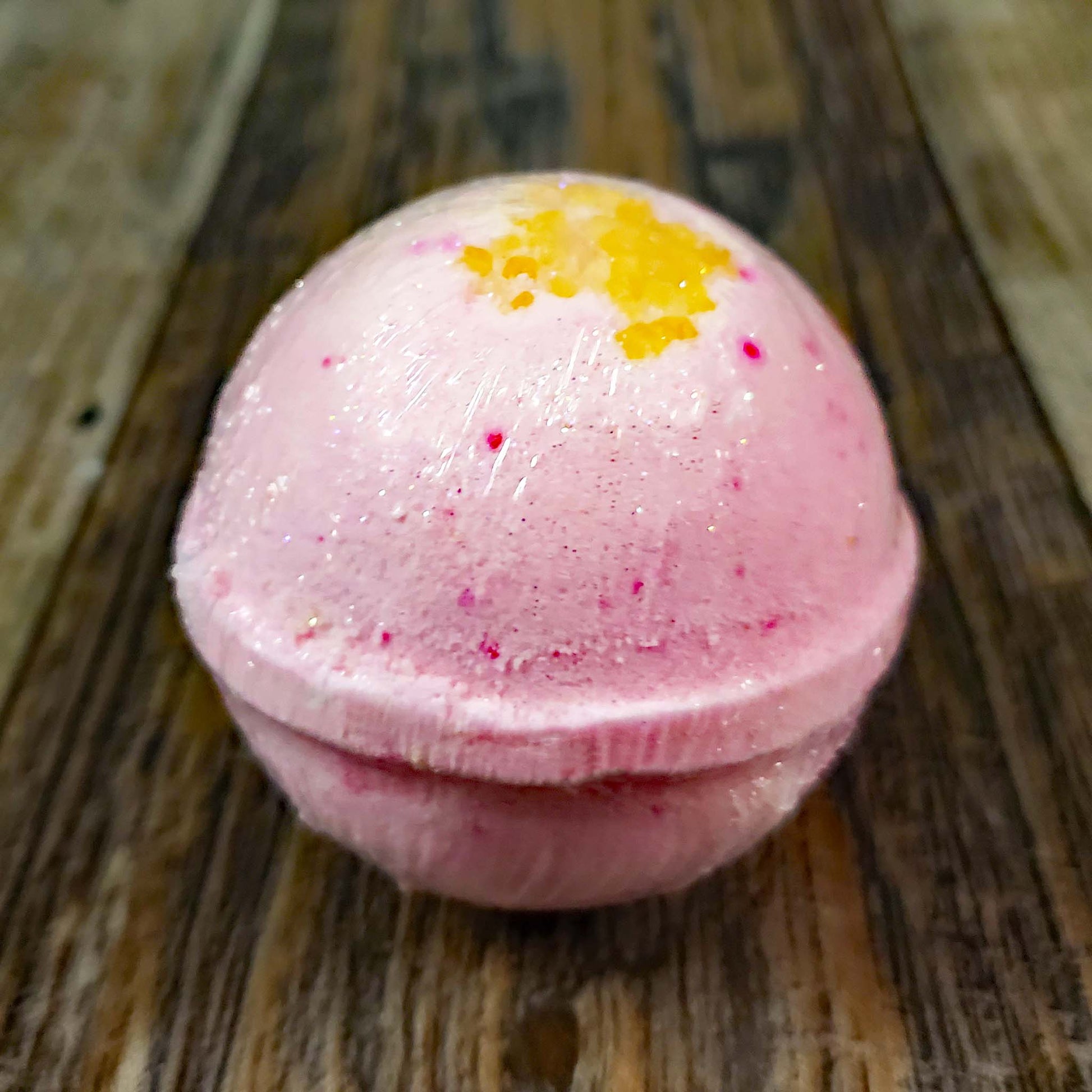 natural bath bomb scented as tiare flowers