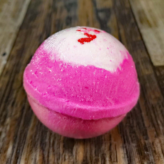 natural bath bomb scented as fairytale love